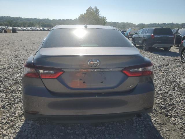 4T1C11AK6NU027327 - 2022 TOYOTA CAMRY LE GRAY photo 6