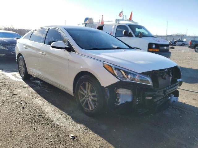 5NPE24AF4HH489804 - 2017 HYUNDAI SONATA SE WHITE photo 4