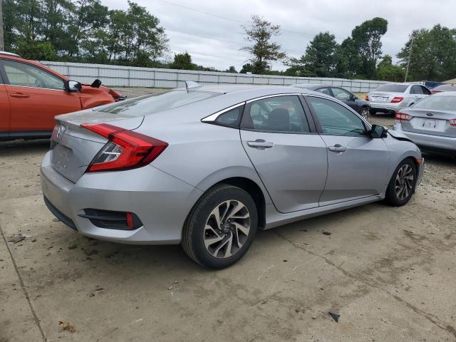 2HGFC2F77JH584476 - 2018 HONDA CIVIC EX SILVER photo 3