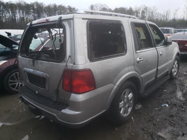 5LMFU28R24LJ27763 - 2004 LINCOLN NAVIGATOR ვერცხლისფერი ფოტო 3