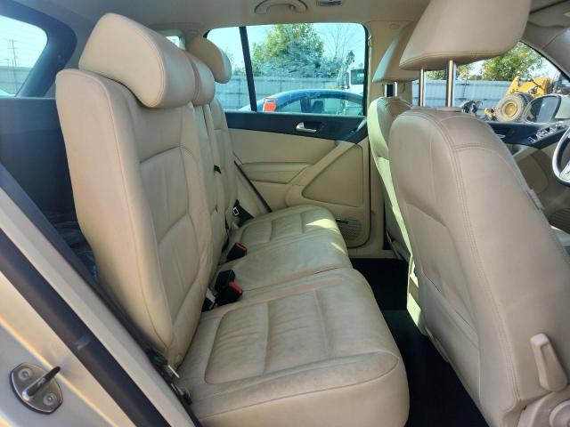 WVGBV7AX8BW528198 - 2011 VOLKSWAGEN TIGUAN S SILVER photo 10