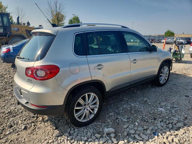 WVGBV7AX8BW528198 - 2011 VOLKSWAGEN TIGUAN S SILVER photo 3