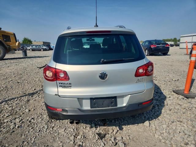 WVGBV7AX8BW528198 - 2011 VOLKSWAGEN TIGUAN S SILVER photo 6