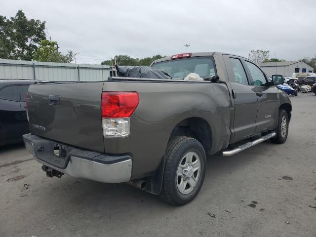 5TFRM5F10BX024317 - 2011 TOYOTA TUNDRA DOUBLE CAB SR5 BROWN photo 3
