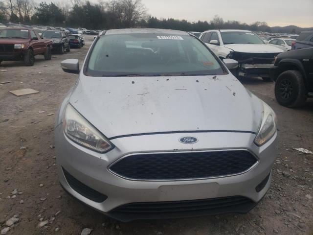 1FADP3K22HL205672 - 2017 FORD FOCUS SE SILVER photo 5