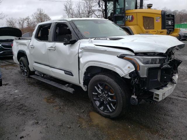 5TFNC5DB6NX007670 - 2022 TOYOTA TUNDRA CREWMAX PLATINUM Weiß Foto 4