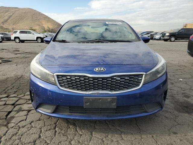 3KPFK4A74HE030077 - 2017 KIA FORTE LX BLUE photo 5