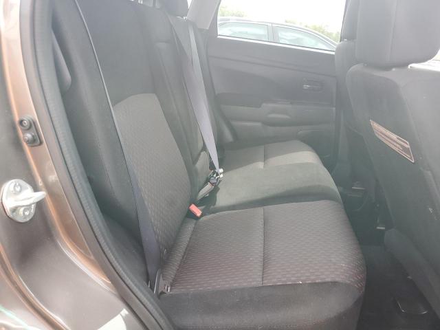 JA4AP3AU5JU015214 - 2018 MITSUBISHI OUTLANDER SPORT ES Շագանակագույն լուսանկար 11