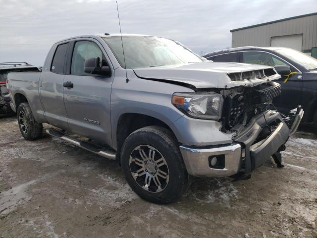 5TFUM5F11JX078167 - 2018 TOYOTA TUNDRA DOUBLE CAB SR/SR5 SILVER photo 4