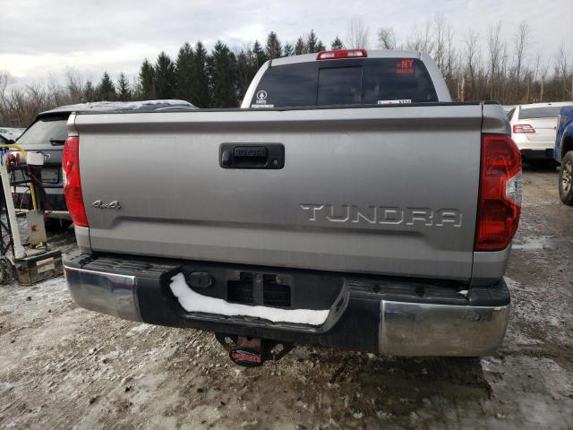 5TFUM5F11JX078167 - 2018 TOYOTA TUNDRA DOUBLE CAB SR/SR5 SILVER photo 6
