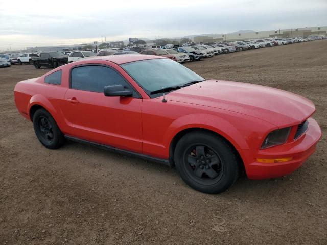 1ZVFT80N765255684 - 2006 FORD MUSTANG RED photo 4