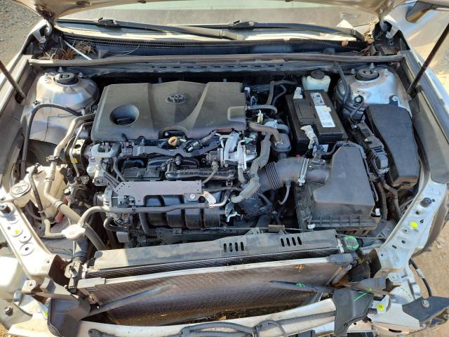 4T1B11HK3JU121497 - 2018 TOYOTA CAMRY L 银色 照片 11