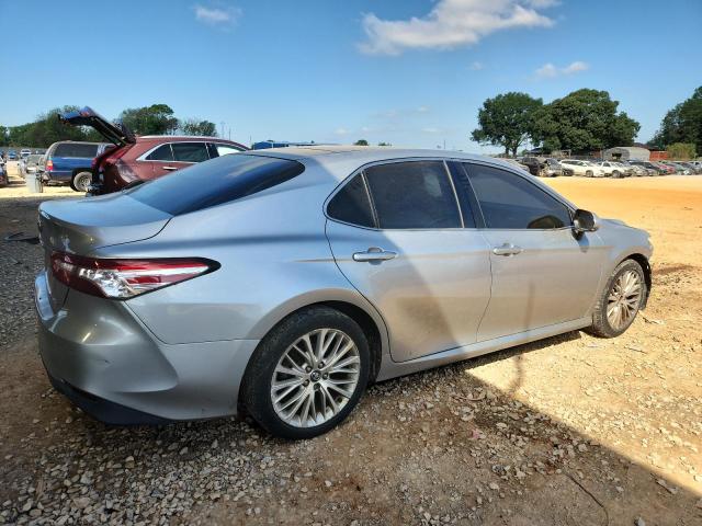 4T1B11HK3JU121497 - 2018 TOYOTA CAMRY L 银色 照片 3