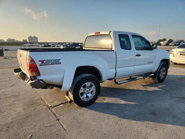 5TETX62N76Z317268 - 2006 TOYOTA TACOMA PRERUNNER ACCESS CAB WHITE photo 3
