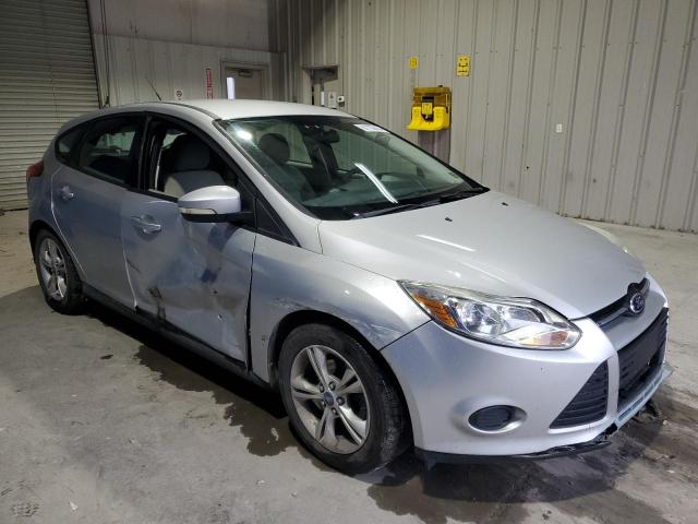 1FADP3K24DL230485 - 2013 FORD FOCUS SE SILVER photo 4