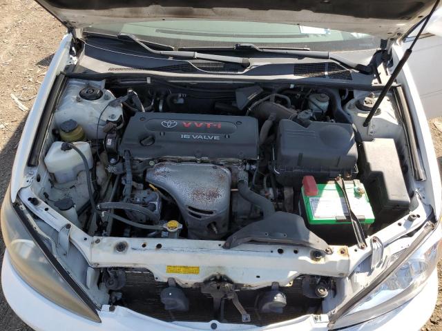 4T1BE32K52U032119 - 2002 TOYOTA CAMRY LE WHITE photo 11