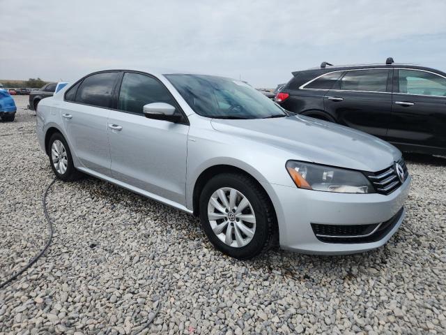 1VWAS7A35EC117978 - 2014 VOLKSWAGEN PASSAT S SILVER photo 4