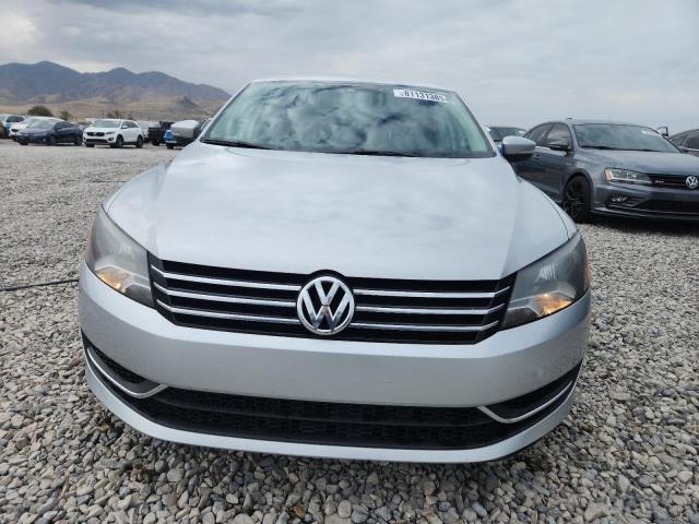 1VWAS7A35EC117978 - 2014 VOLKSWAGEN PASSAT S SILVER photo 5