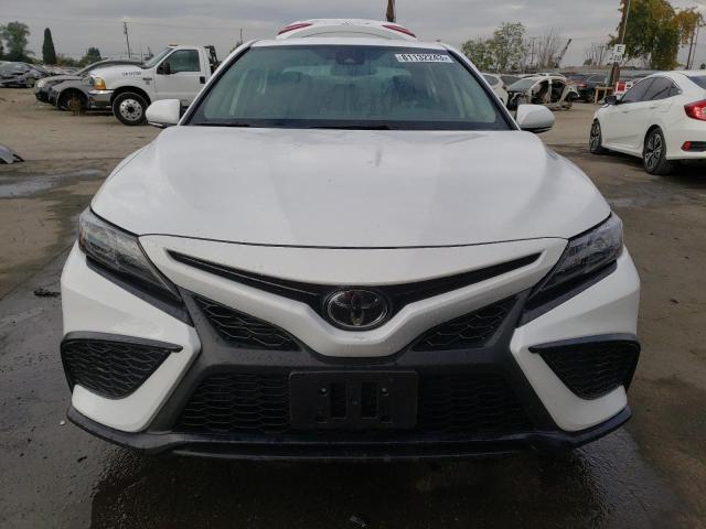 4T1G11AK9PU820531 - 2023 TOYOTA CAMRY SE NIGHT SHADE WHITE photo 5