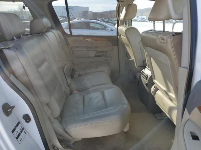 5N3AA08D58N904212 - 2008 INFINITI QX56 WHITE photo 11