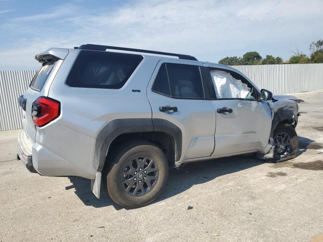 JTEVA5BR6S5033078 - 2025 TOYOTA 4RUNNER SR5 SILVER photo 3