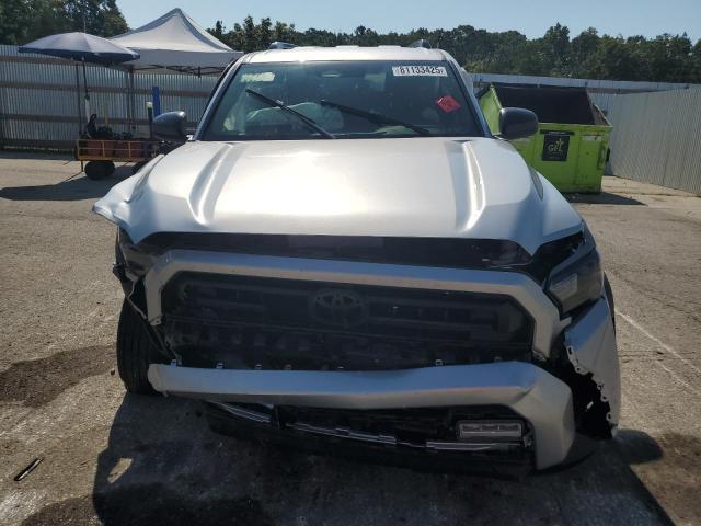 JTEVA5BR6S5033078 - 2025 TOYOTA 4RUNNER SR5 SILVER photo 5