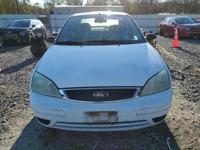 1FAFP34N65W193679 - 2005 FORD FOCUS ZX4 WHITE photo 5