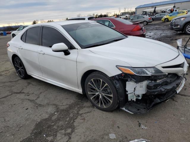 4T1G11AK5LU378549 - 2020 TOYOTA CAMRY SE WHITE photo 4