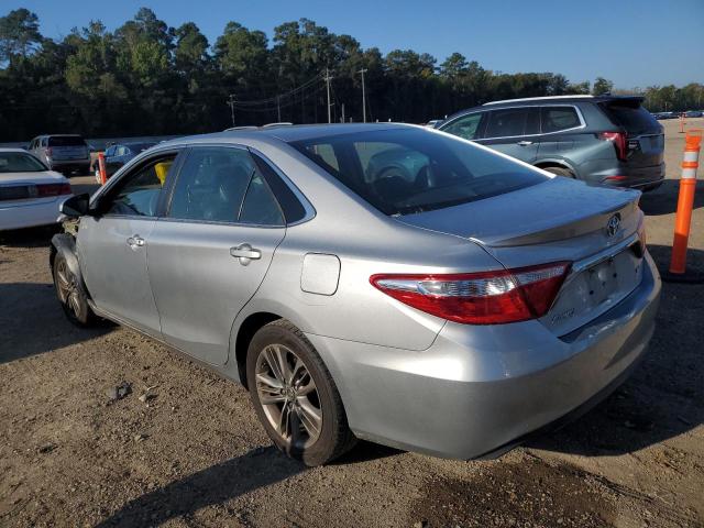 4T1BF1FKXHU738412 - 2017 TOYOTA CAMRY LE SILVER photo 2