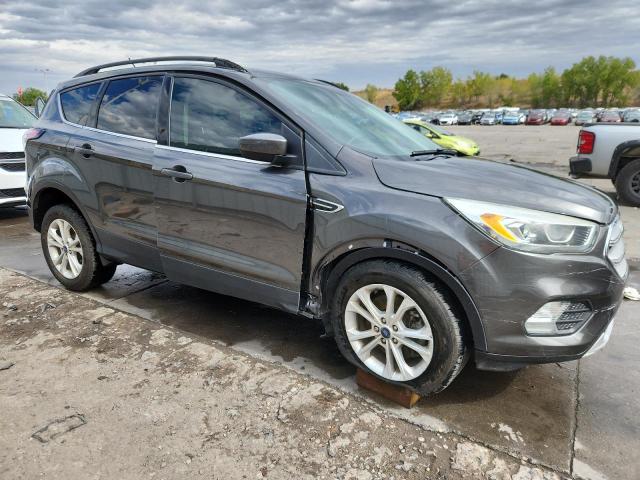 1FMCU9HD9JUB43421 - 2018 FORD ESCAPE SEL Сірий фото 4
