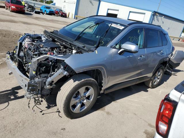 2T3W1RFV8MC157048 - 2021 TOYOTA RAV4 XLE SILVER photo 1