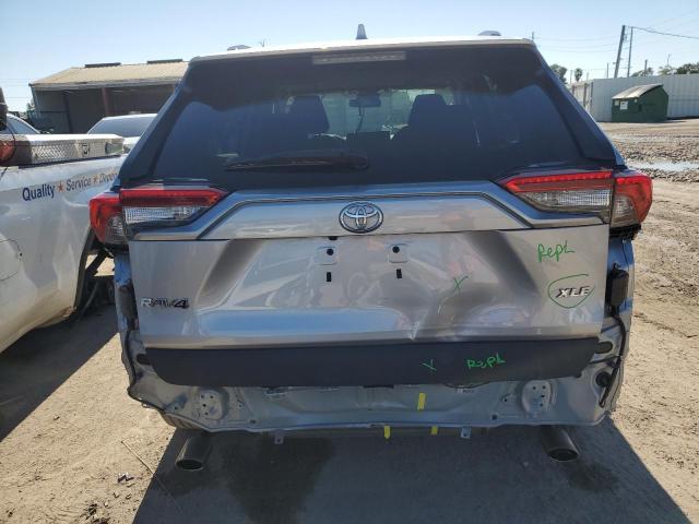 2T3W1RFV8MC157048 - 2021 TOYOTA RAV4 XLE SILVER photo 6