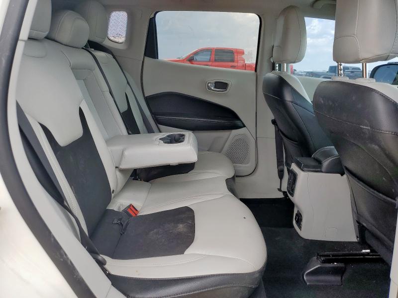 3C4NJCBBXJT487747 - 2018 JEEP COMPASS LATITUDE Weiß Foto 11