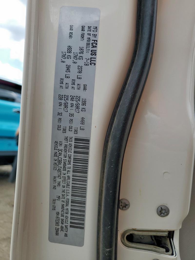 3C4NJCBBXJT487747 - 2018 JEEP COMPASS LATITUDE Weiß Foto 14