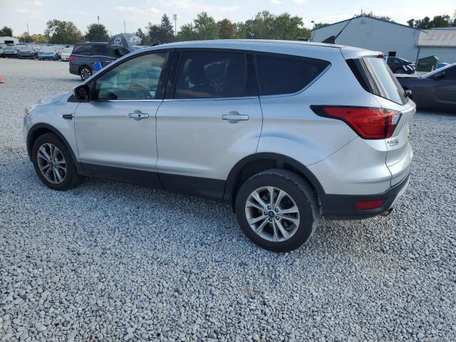 1FMCU9GD2KUB65800 - 2019 FORD ESCAPE SE Srebrny zdjęcie 2