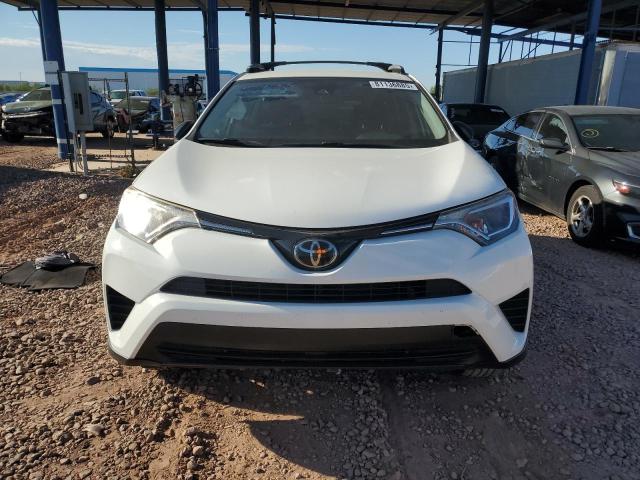 JTMZFREV4HJ143120 - 2017 TOYOTA RAV4 LE თეთრი ფოტო 5