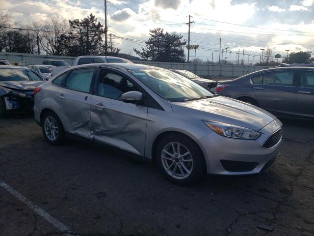 1FADP3F25FL229861 - 2015 FORD FOCUS SE SILVER photo 4