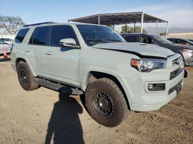 JTEAU5JR0N5256132 - 2022 TOYOTA 4RUNNER TRD SPORT SILVER photo 4