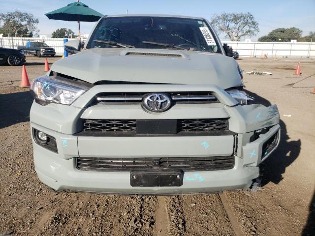 JTEAU5JR0N5256132 - 2022 TOYOTA 4RUNNER TRD SPORT SILVER photo 5