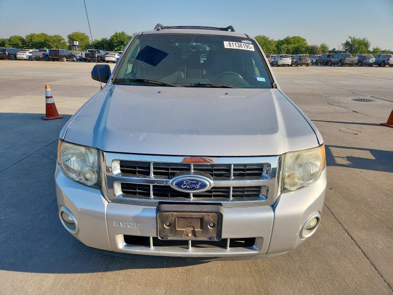 1FMCU0D72BKB23519 - 2011 FORD ESCAPE XLT Gümüş fotoğraf 5