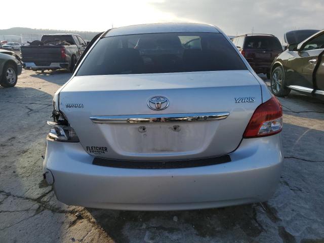 JTDBT923984024975 - 2008 TOYOTA YARIS SILVER photo 6