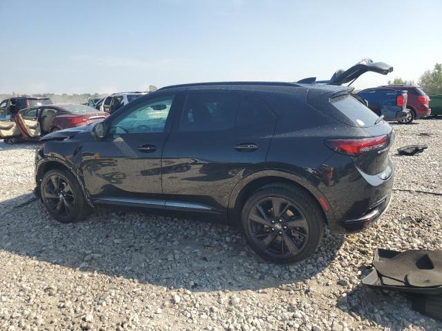 LRBFZNR48PD070138 - 2023 BUICK ENVISION ESSENCE Чорний фото 2