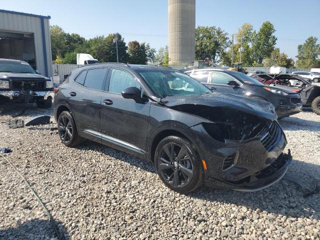 LRBFZNR48PD070138 - 2023 BUICK ENVISION ESSENCE Чорний фото 4