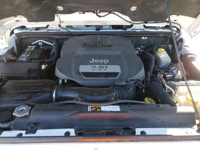 1C4BJWEG4CL179774 - 2012 JEEP WRANGLER UNLIMITED SAHARA WHITE photo 12