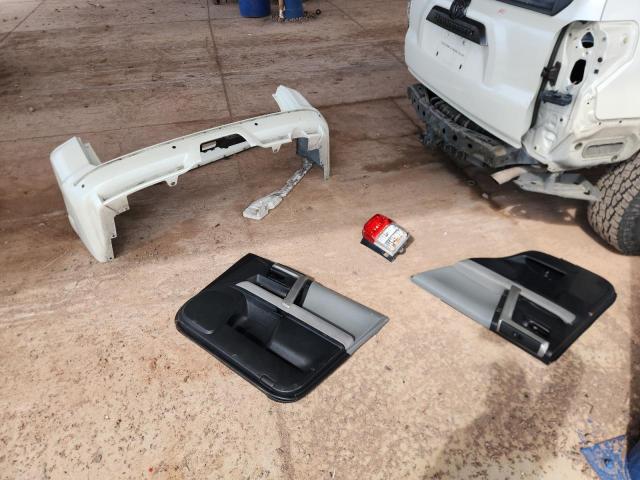 JTEZU5JR4A5008818 - 2010 TOYOTA 4RUNNER SR5 WHITE photo 12