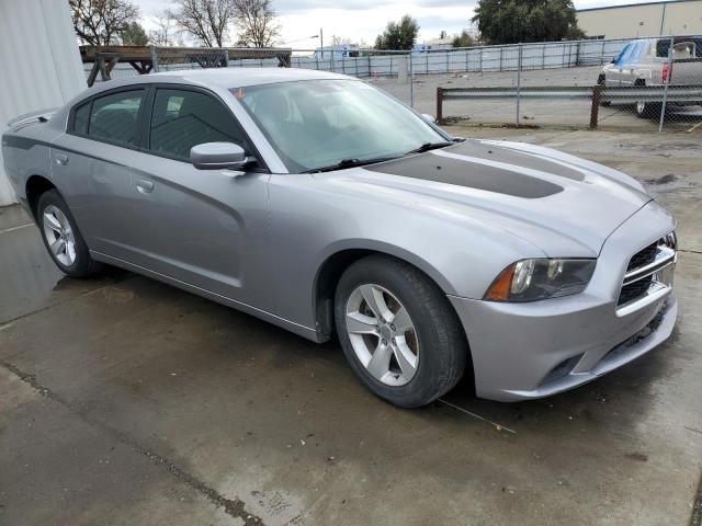 2C3CDXBG5DH593347 - 2013 DODGE CHARGER SE GRAY photo 4