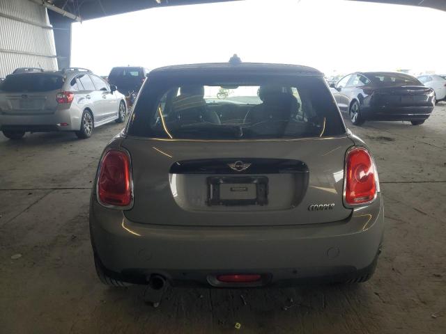 WMWXP5C56H3B77810 - 2017 MINI COOPER GRAY photo 6