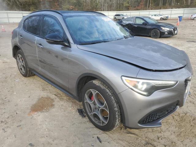 ZASFAKPN1J7B74146 - 2018 ALFA ROMEO STELVIO SPORT ნაცრისფერი ფოტო 4