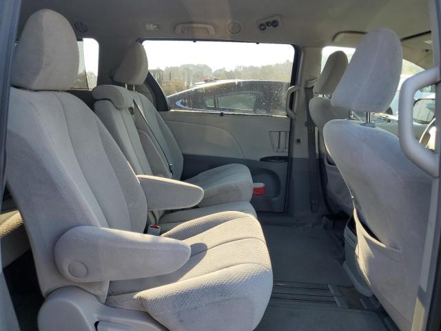 5TDKK3DC4BS125995 - 2011 TOYOTA SIENNA LE შავი ფოტო 11