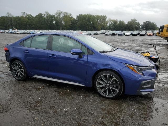 5YFS4MCEXMP060438 - 2021 TOYOTA COROLLA SE BLUE photo 4